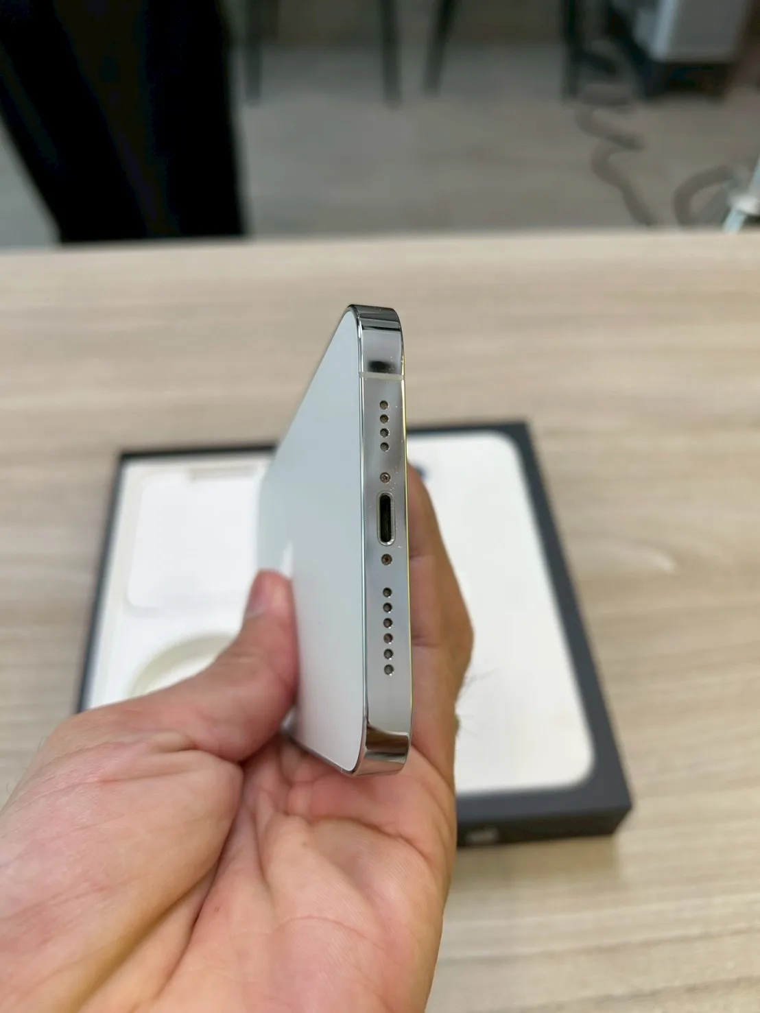 iPhone 13 Pro Max - Image 4