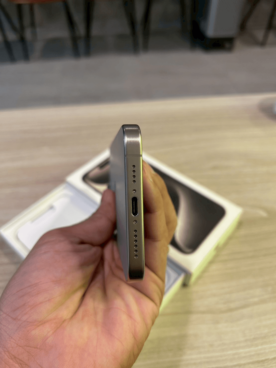 iPhone 15 Pro Max - Image 4