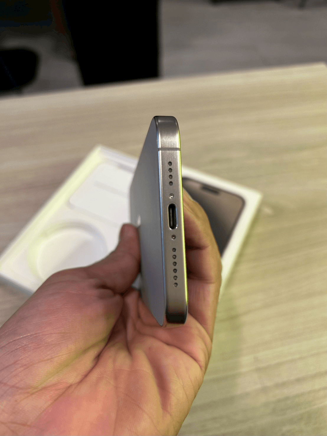 iPhone 15 Pro Max - Image 4