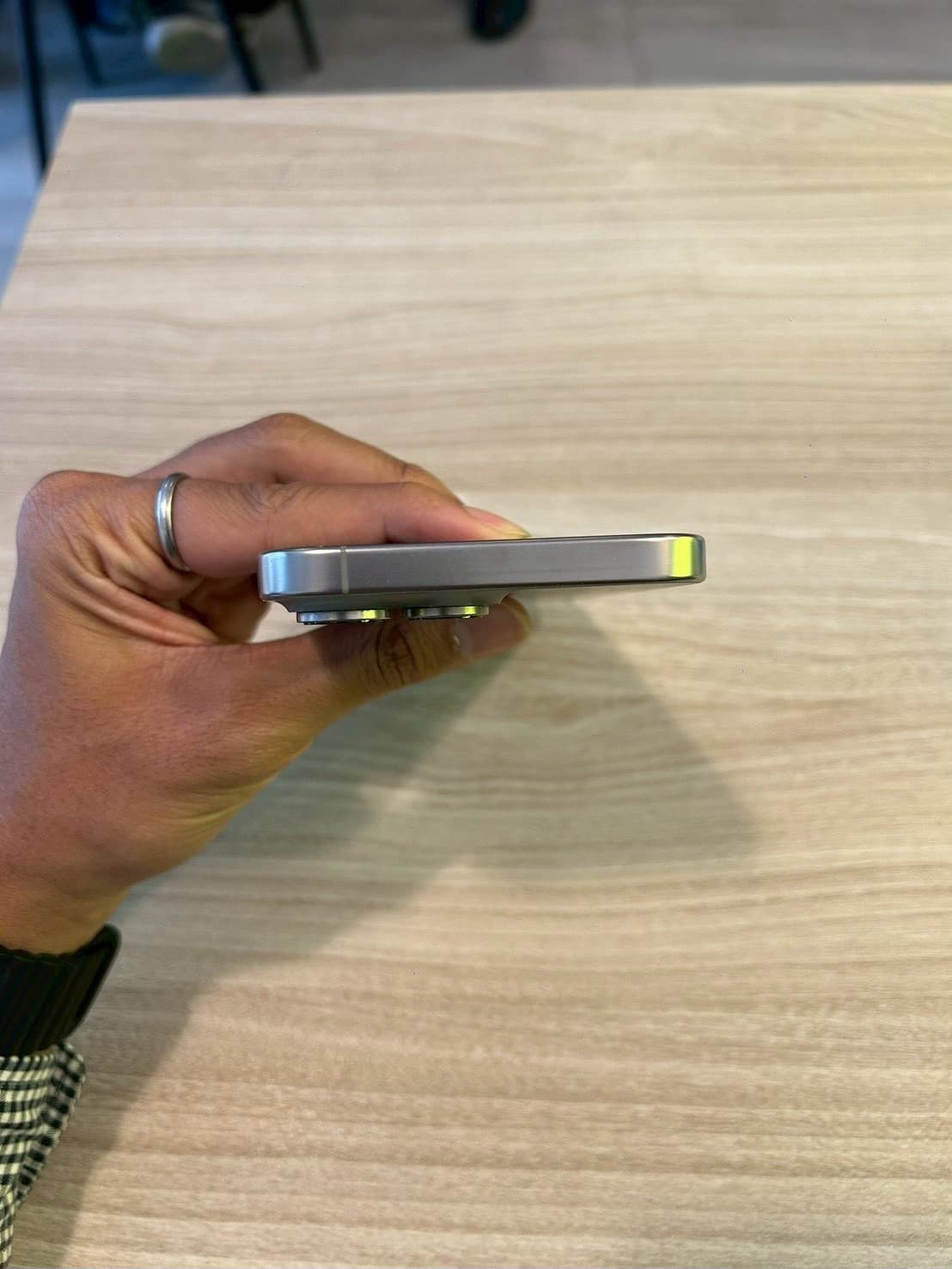 iPhone 16 Pro Max - Image 4