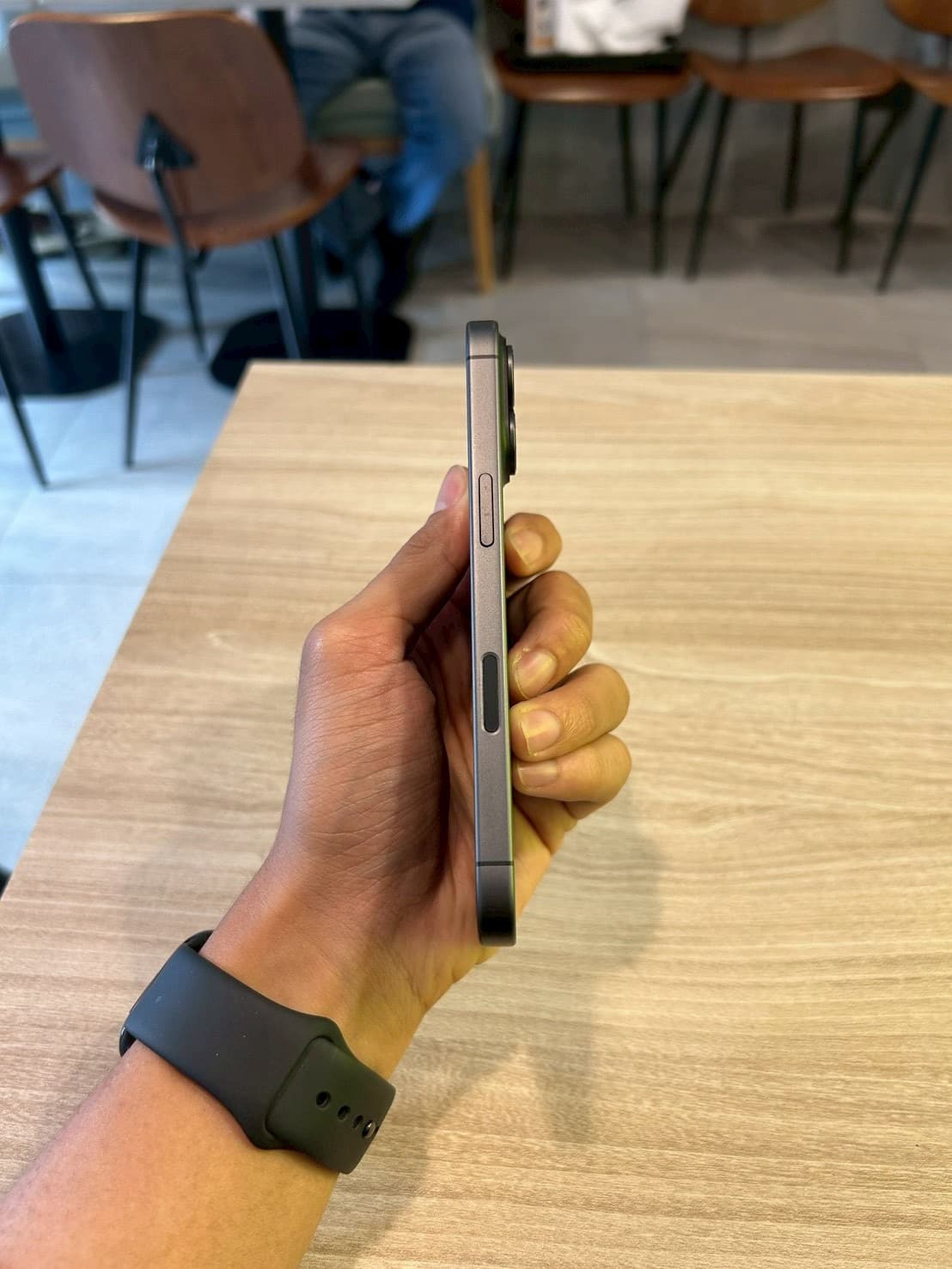 iPhone 17 - Image 3