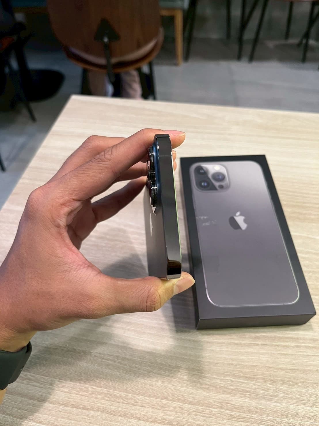 iPhone 13 Pro Max - Image 4