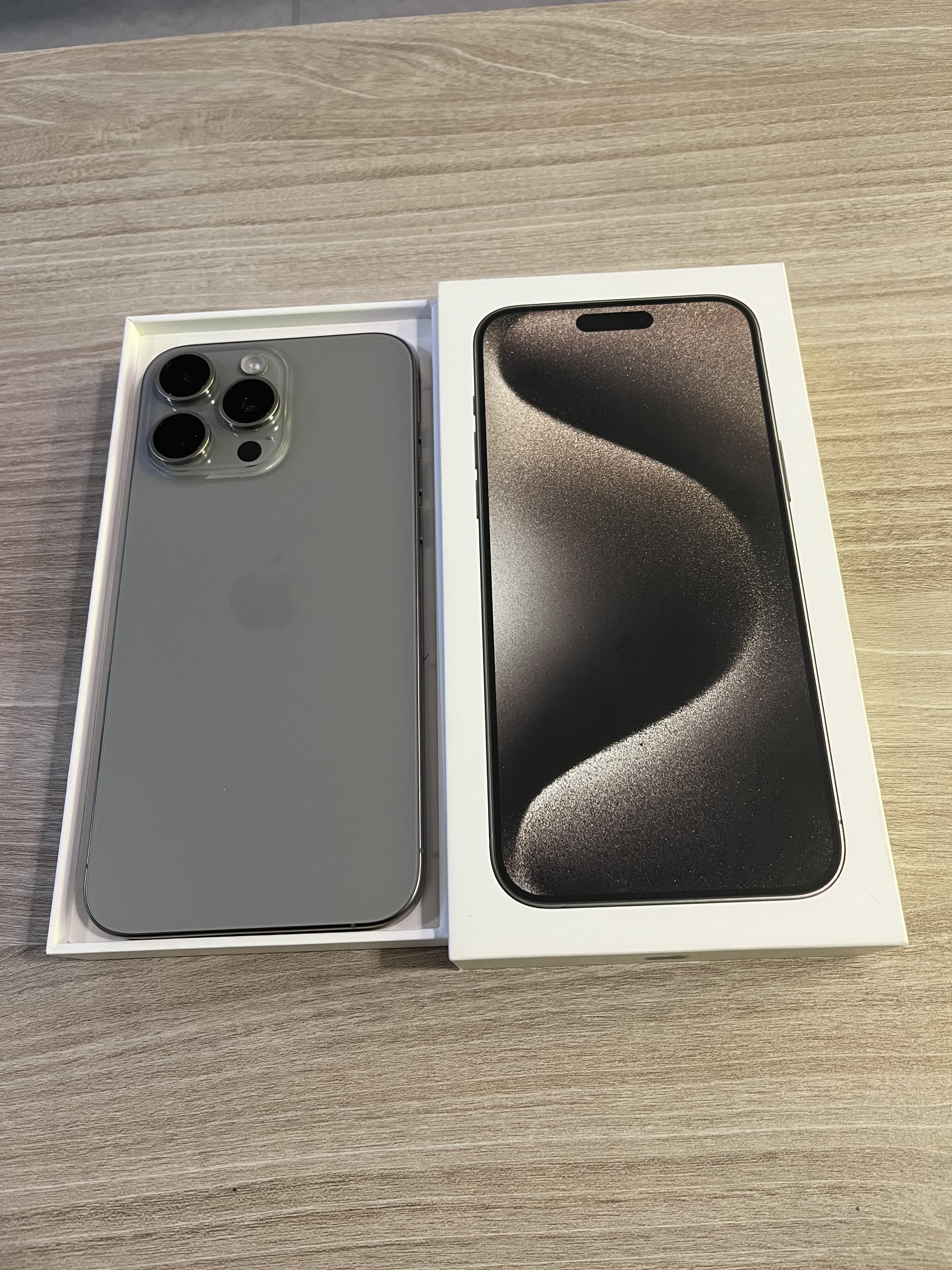 iPhone 15 Pro Max