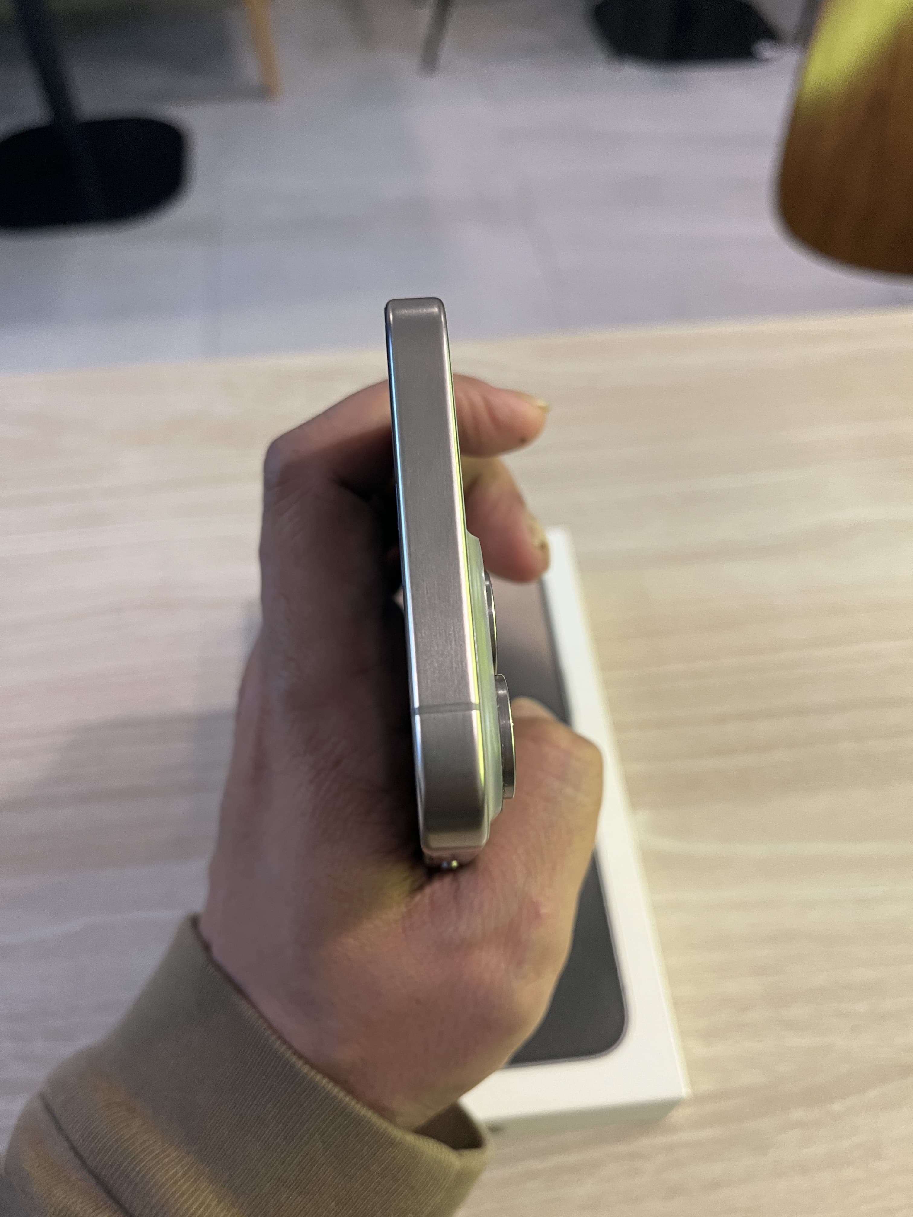 iPhone 15 Pro Max - Image 4