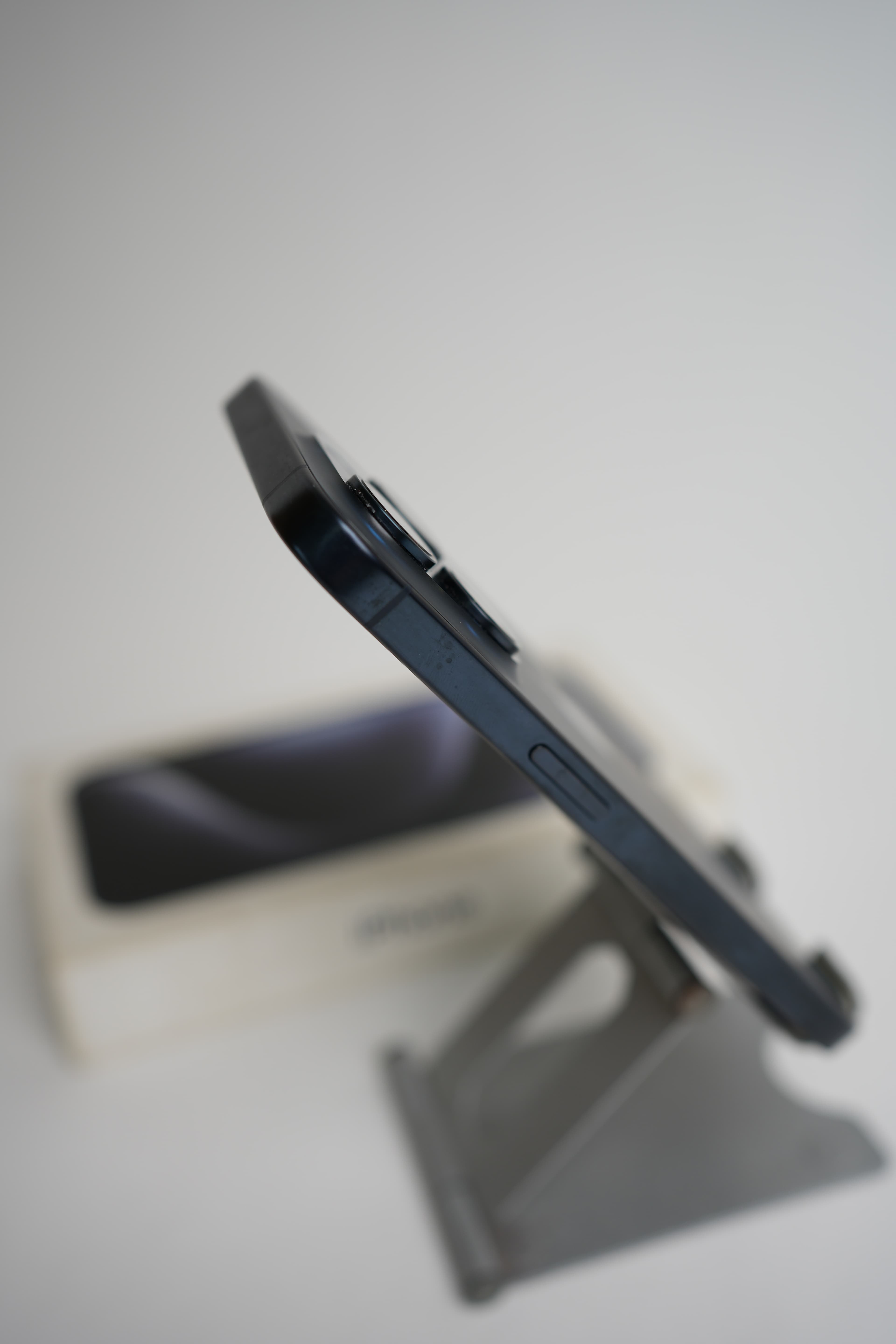 iPhone 15 Pro - Image 4