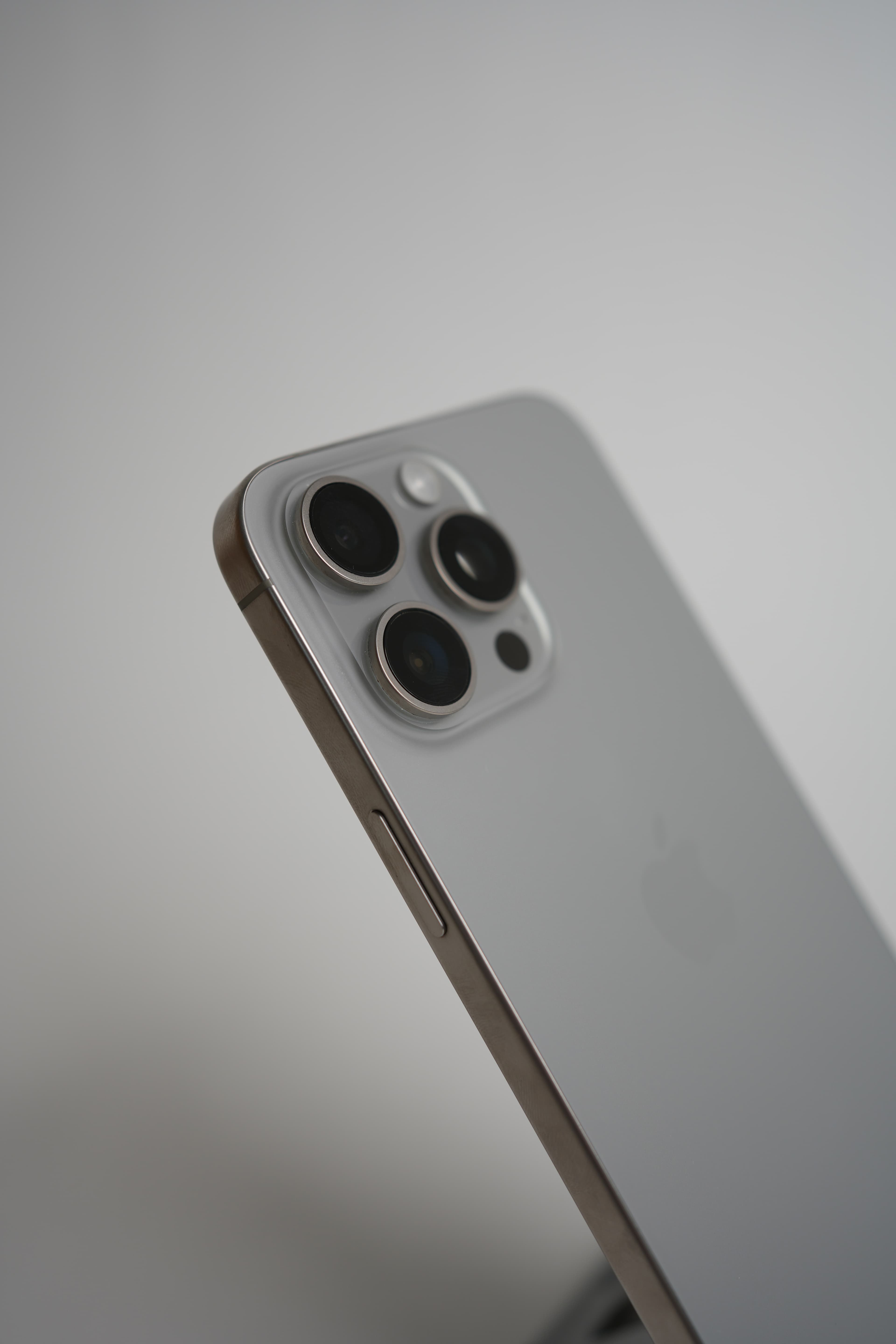 iPhone 15 Pro Max - Image 2