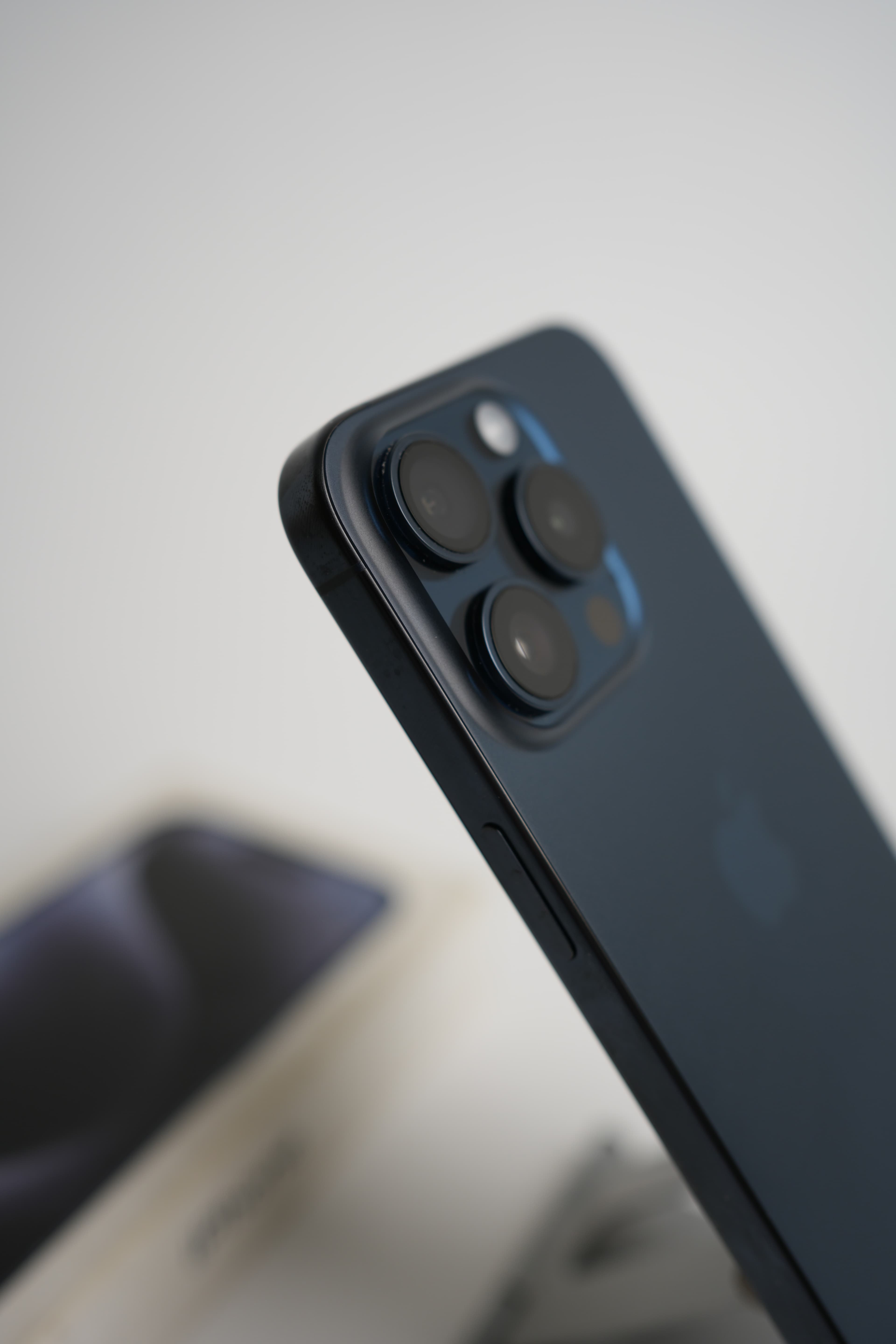 iPhone 15 Pro - Image 3