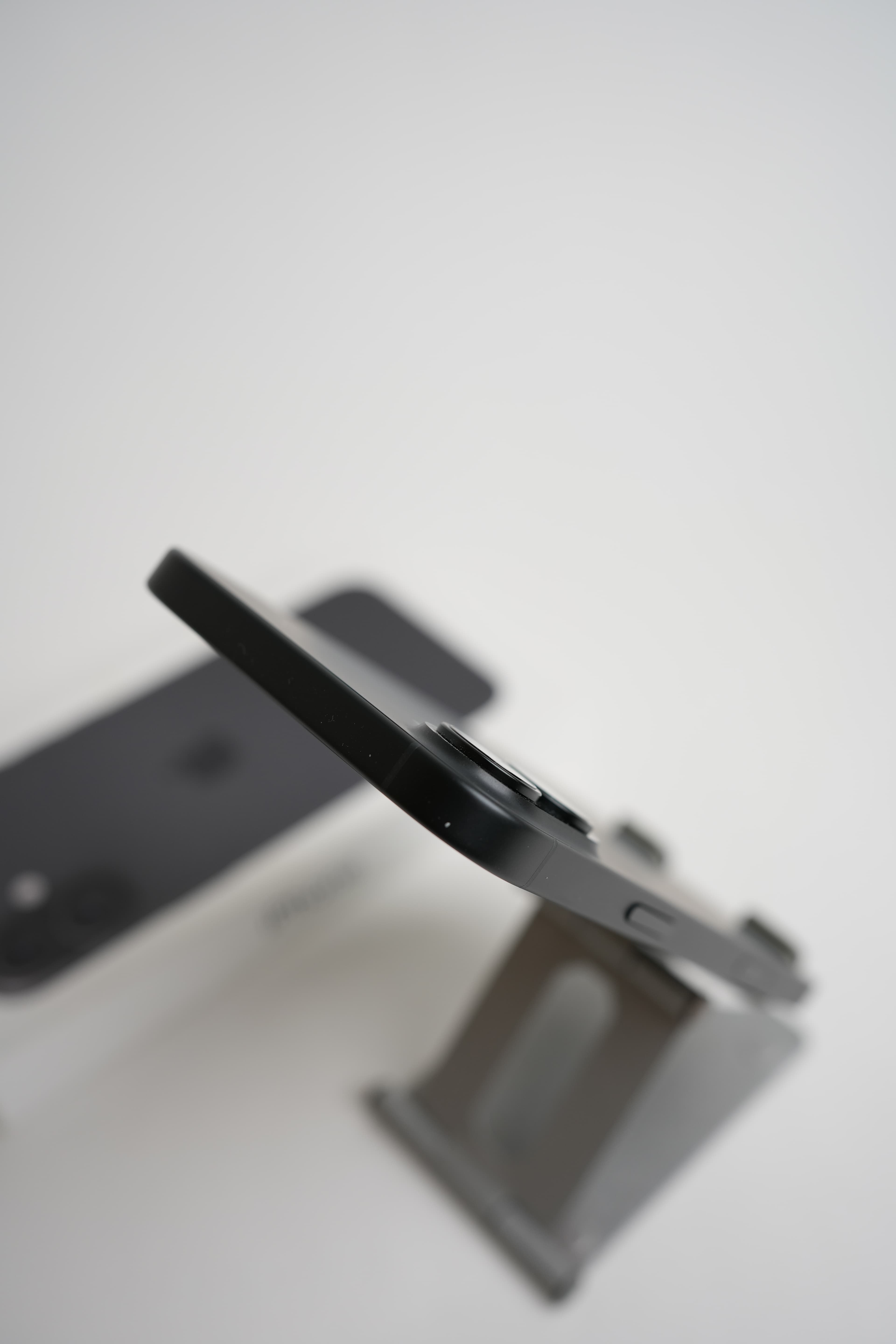 iPhone 16 Plus - Image 4