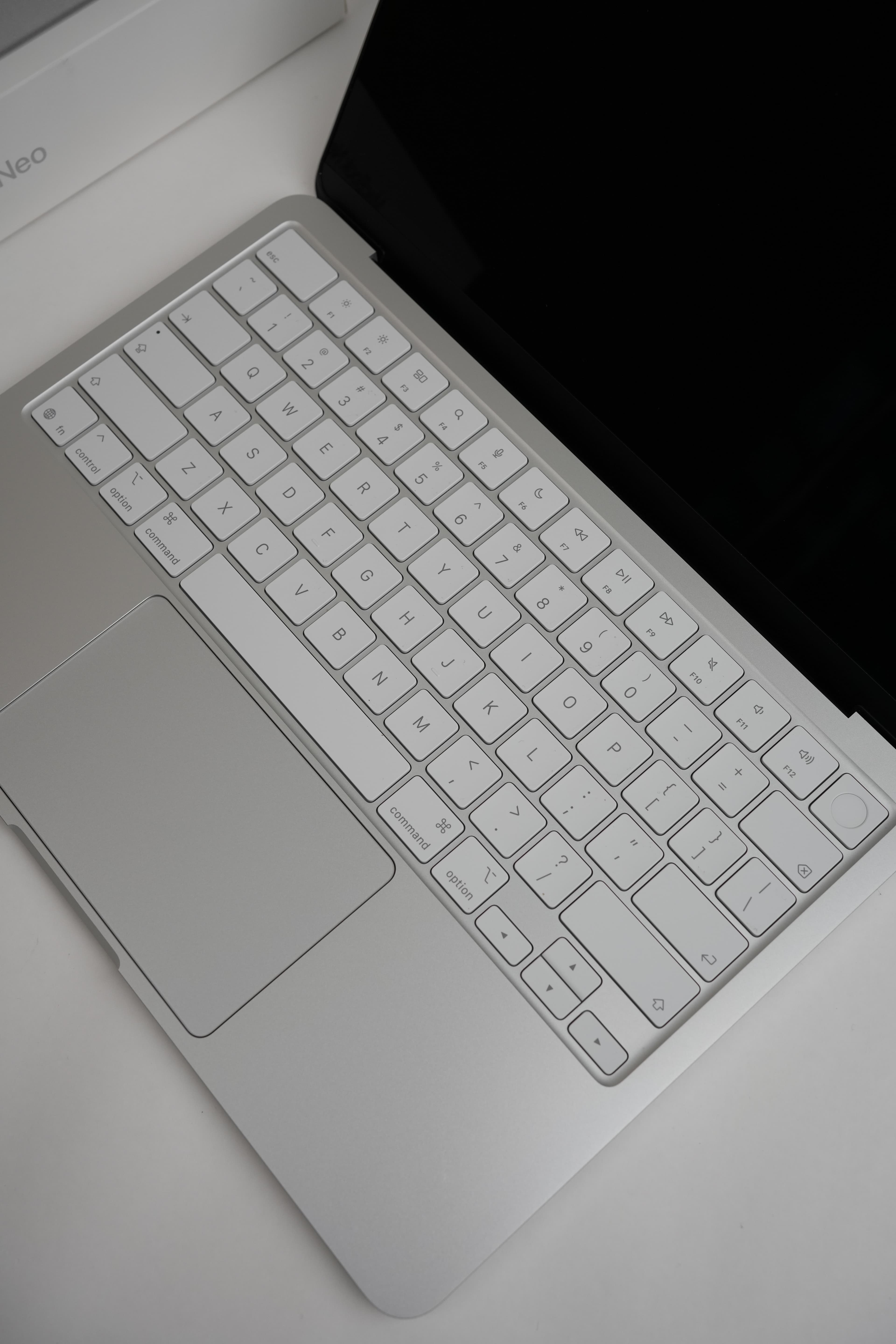 MacBook Neo A18Pro - Image 3