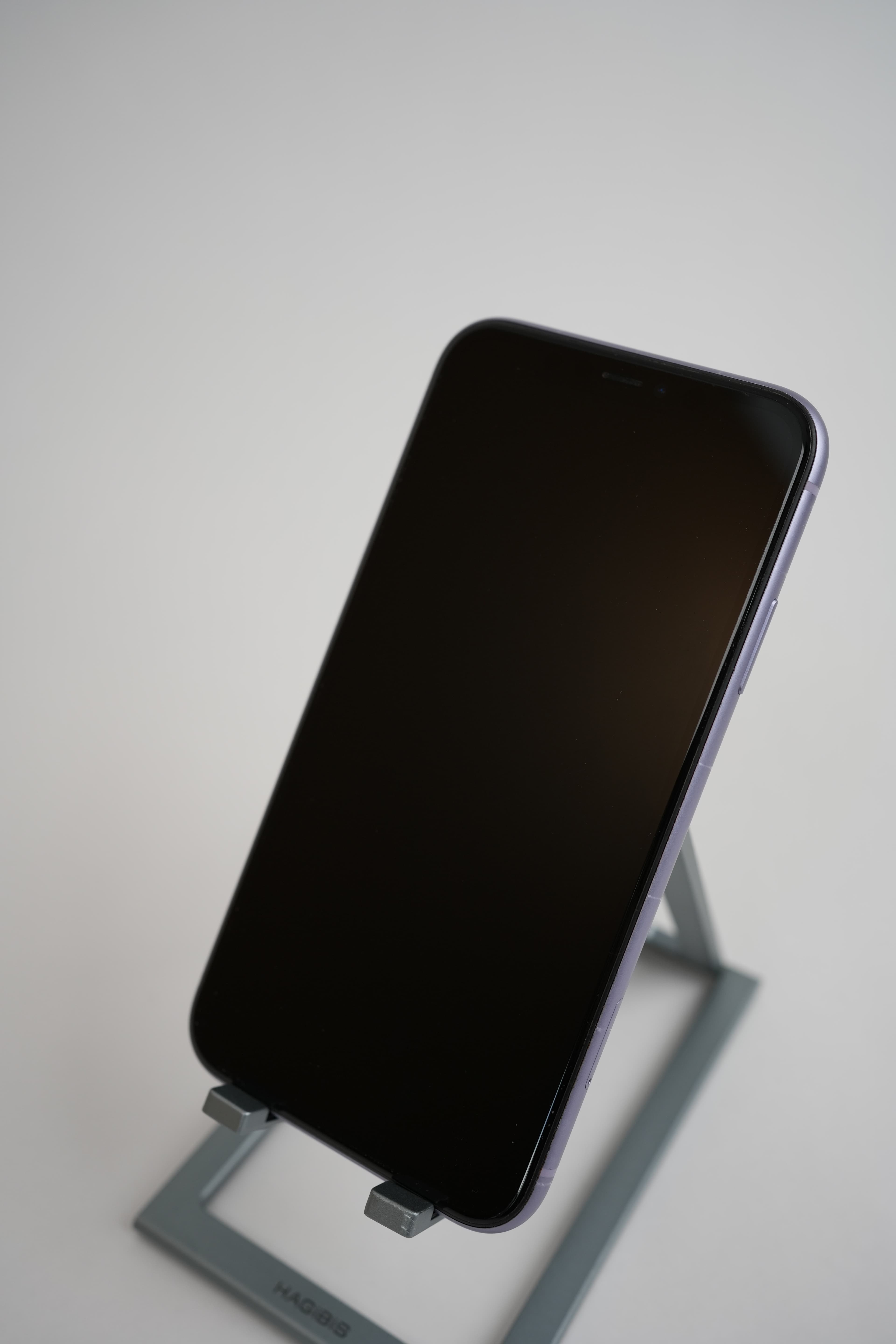 iPhone 11 - Image 2