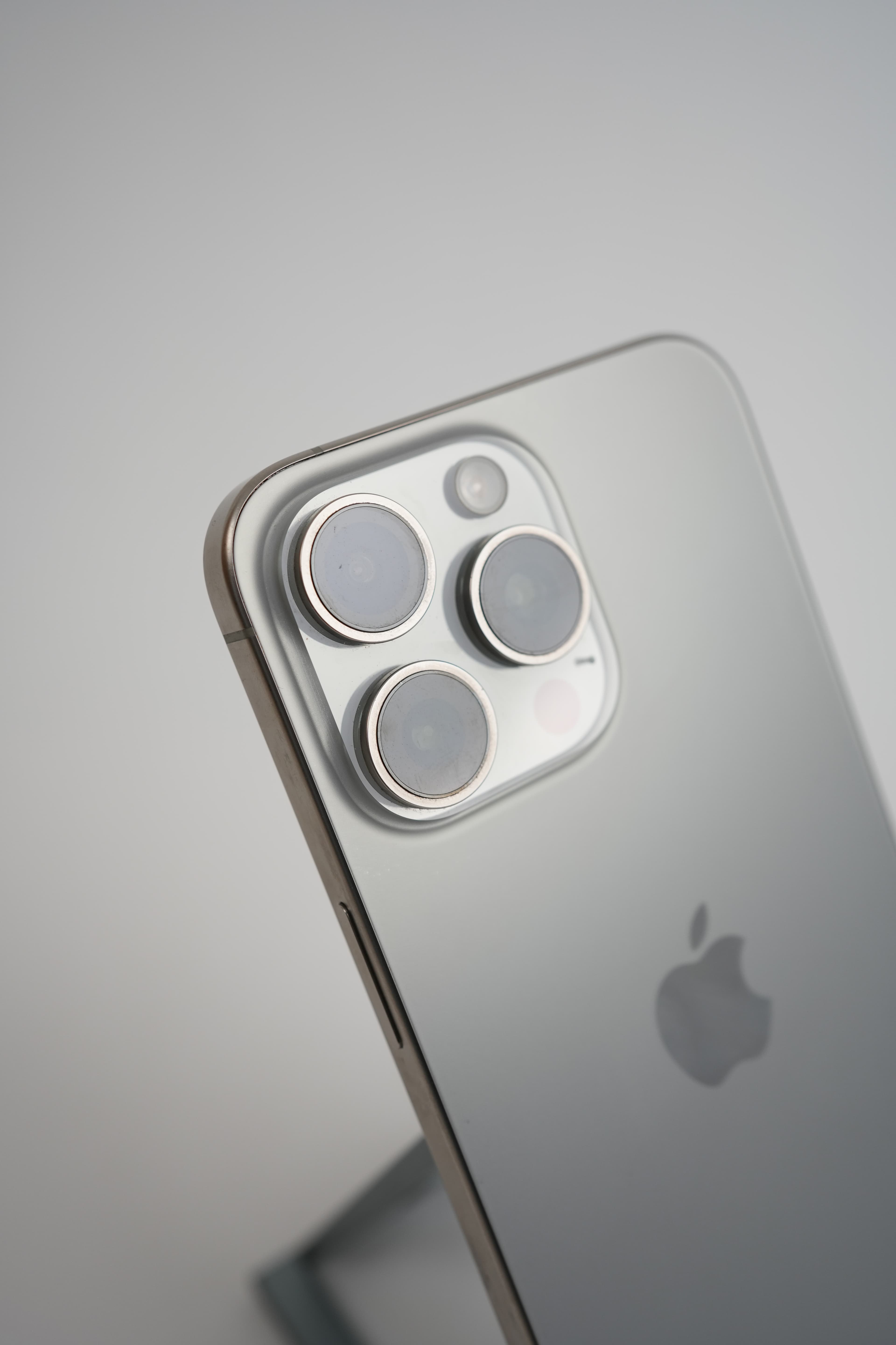 iPhone 15 Pro Max - Image 3