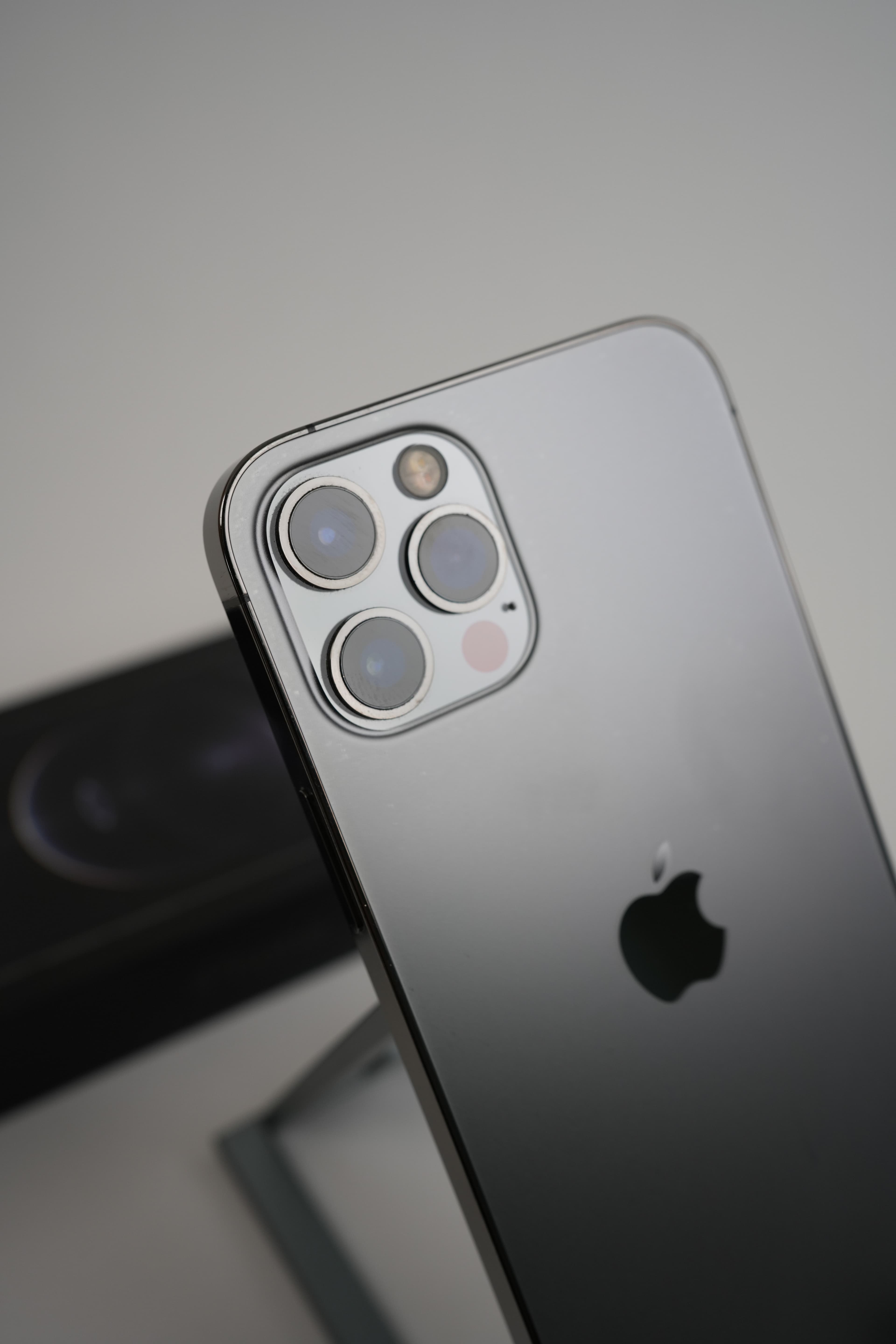iPhone 12 Pro - Image 3