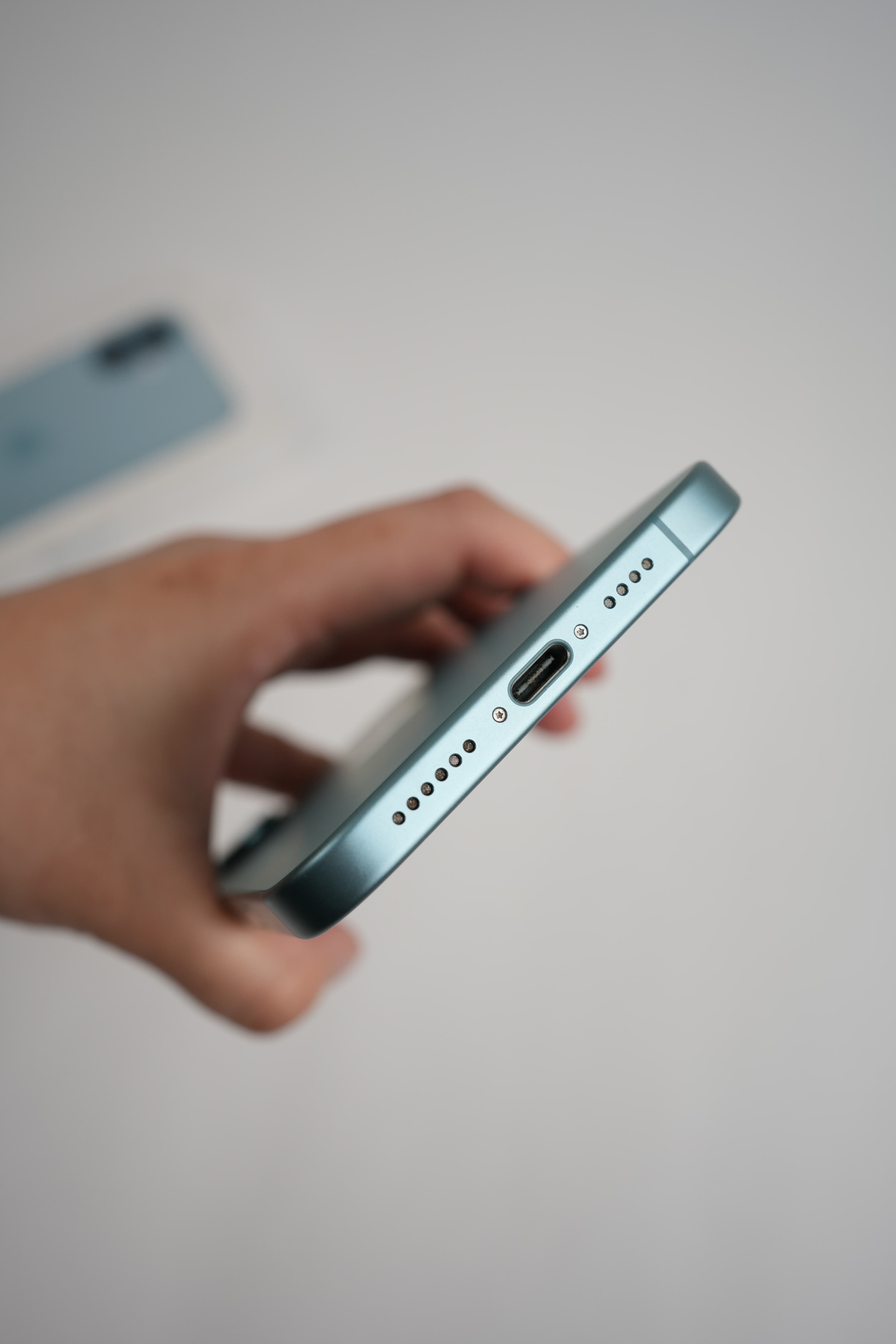 iPhone 16 Plus - Image 3