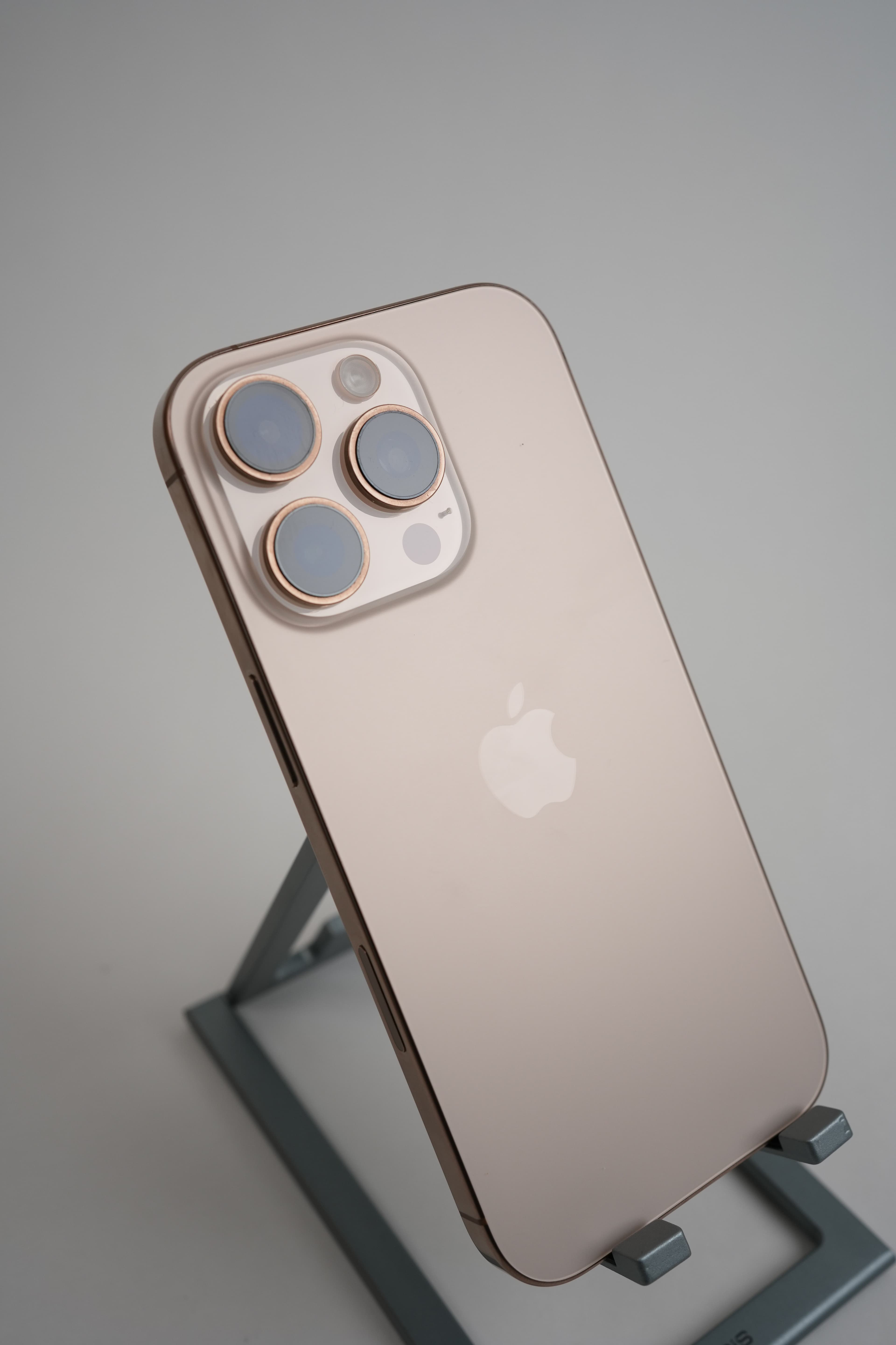 iPhone 16 Pro
